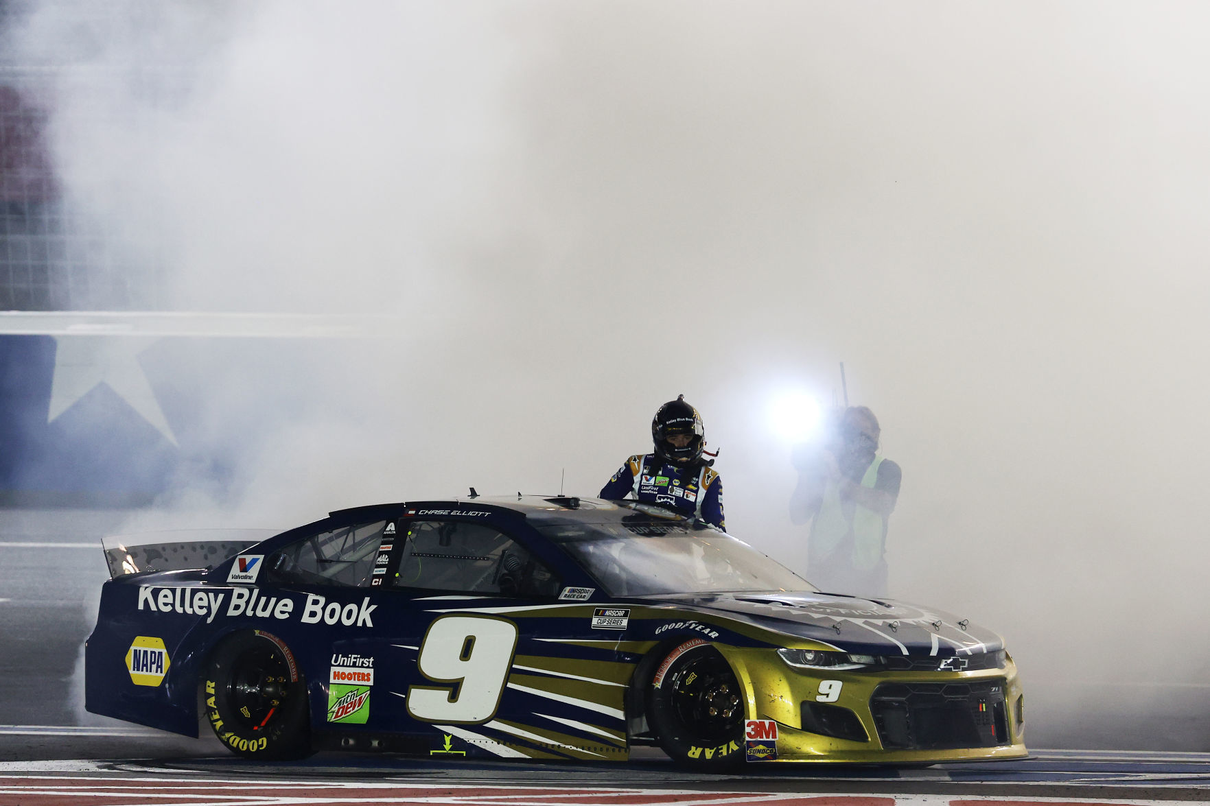 Elliott celebrates